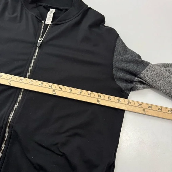 Vuori Women's L Halo Bomber Full Zip Lightweight Jacket Soft Stretchy Black/Grey - Picture 8 of 11